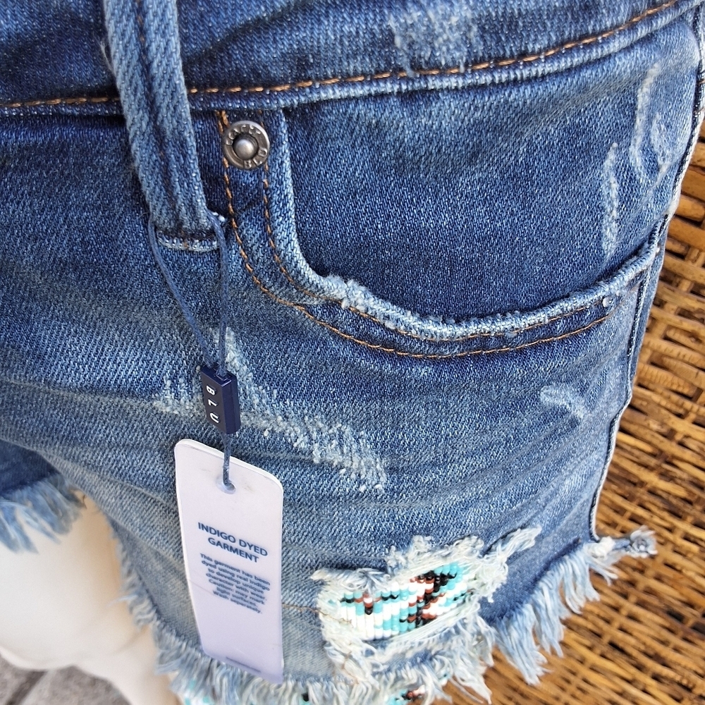Tractr Blu Beaded Denim Shorts 28 NWT - Picture 7 of 16